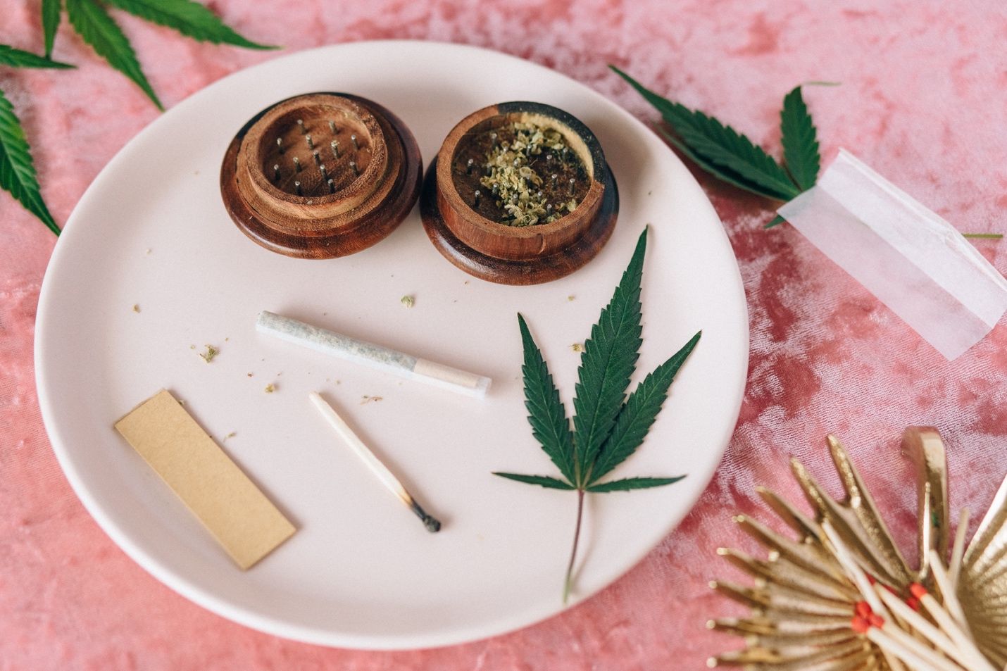 You are currently viewing 4 Ways to Beat Holiday Stress with Cannabis